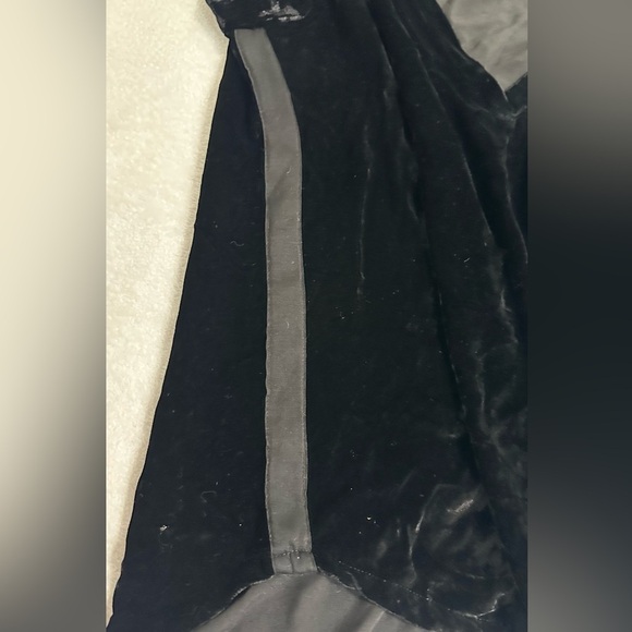 Bella Dahl Black Velvet Short Sleeve Blouse Elegant  Size M - Picture 13 of 14